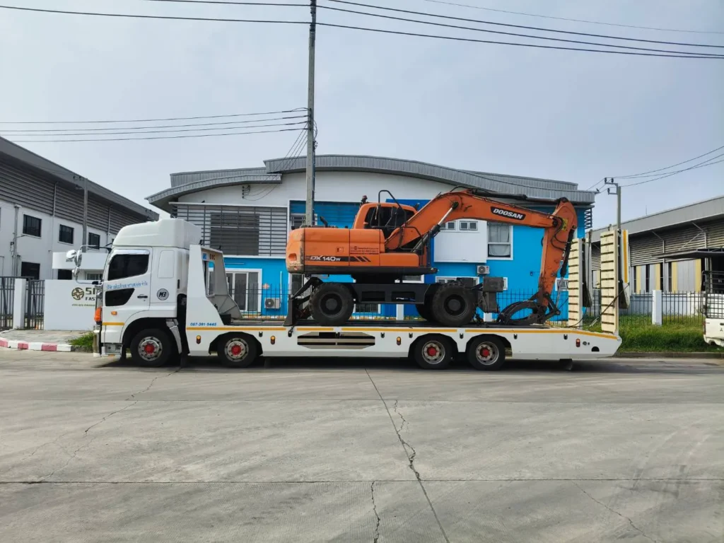 รถสิบล้อบรรทุก รถแม็คโคร
